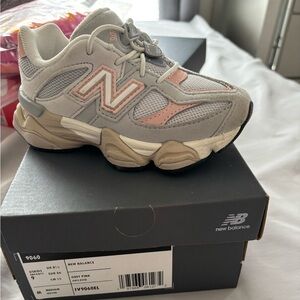 New Balance Kids Grey Pink 9060-style Sneaker